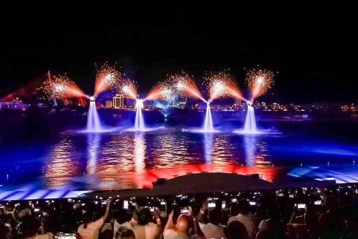 Romantic Dinner with Symphony Show & Kiss of the Sea Fireworks