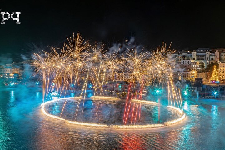 Romantic Dinner with Symphony Show & Kiss of the Sea Fireworks