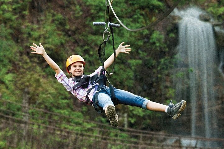 7 Linje Vattenfall Canopy Zipline Course