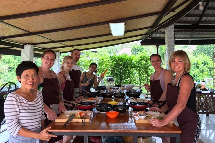 Halvdag Thai madlavningskursus med havudsigt fra Koh Tao