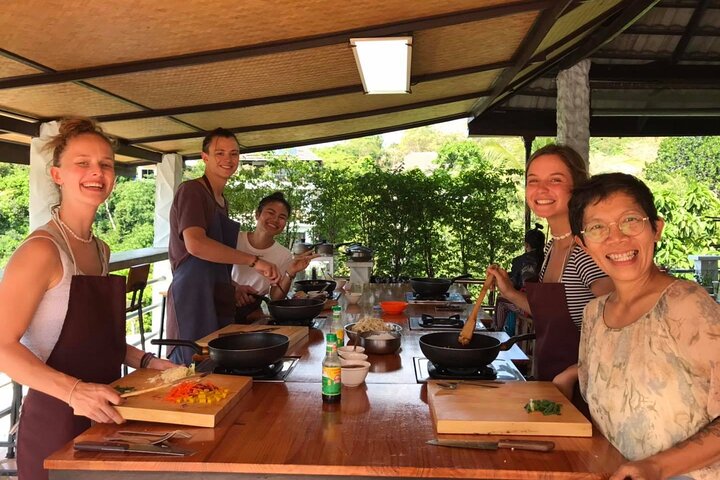 Halvdag Thai madlavningskursus med havudsigt fra Koh Tao