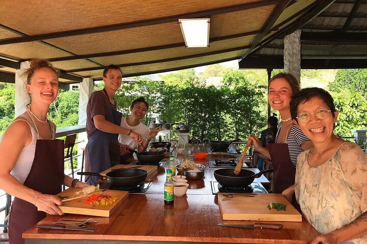 Halvdag Thai madlavningskursus med havudsigt fra Koh Tao