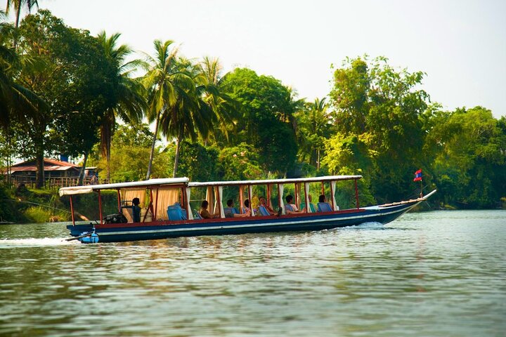 Luang Prabang Mekong Sunset Cruise and Night Market Private Tour