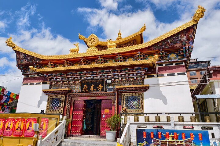 Salida del sol Meili Snow Mountain Golden en Feilai Temple & Balagezong