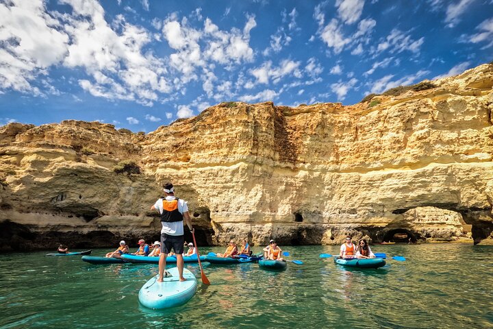 Benagil : grotte, spiagge e luoghi segreti Tour guidato in kayak