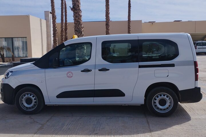 Traslado privado desde el aeropuerto de Errachidia al desierto de Merzouga