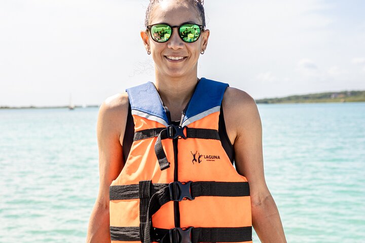 Tour por la La Laguna De siete colores en Bacalar