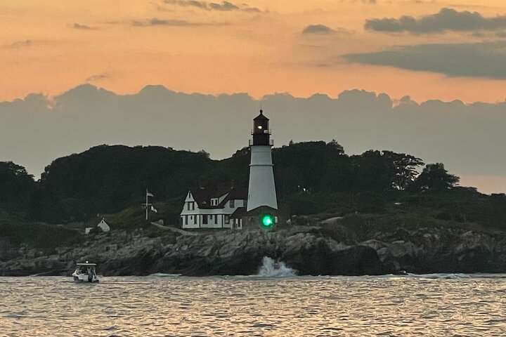 Experiência de navegação privada ao longo da costa sul do Maine