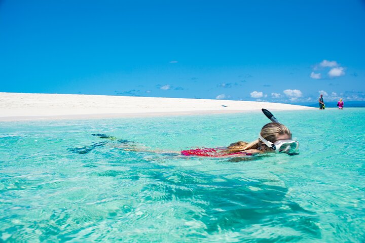 Aventura de navegación y snorkel en Outer Reef Mackay Cay desde Port Douglas