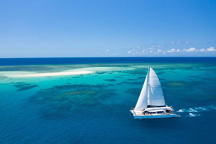 Aventura de navegación y snorkel en Outer Reef Mackay Cay desde Port Douglas