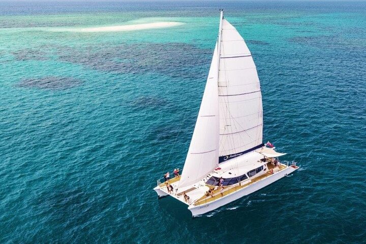 Aventura de navegación y snorkel en Outer Reef Mackay Cay desde Port Douglas