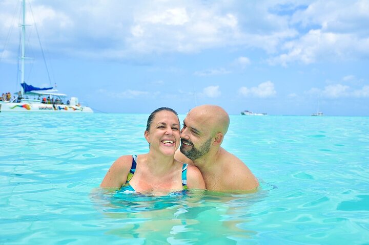 Aventura en Samaná: Cayo Levantado y Salto del Limón.