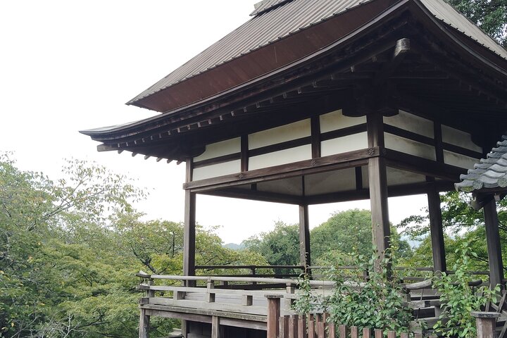 Otsu : Tempio di pietra sacra di Ishiyama-dera sul lago Biwa