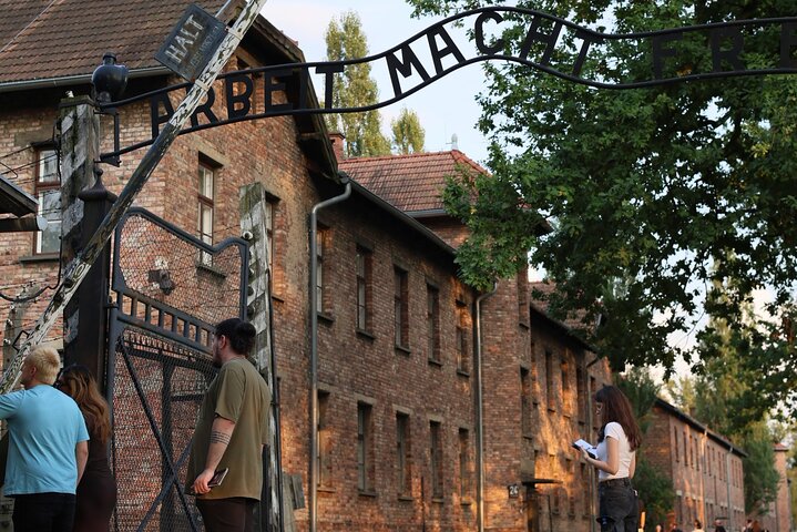 Auschwitz Guided Tour with Minivan Hotel Pickup from Krakow