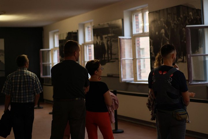 Auschwitz Guided Tour with Minivan Hotel Pickup from Krakow