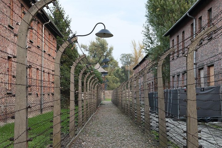 Auschwitz Guided Tour with Minivan Hotel Pickup from Krakow