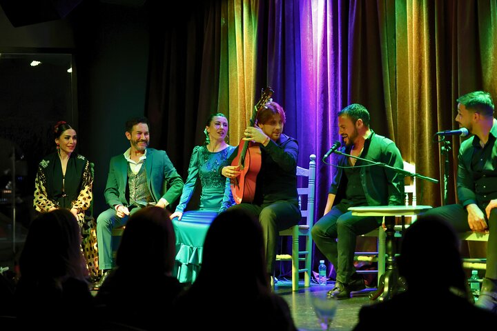 Vibrante Espectáculo Flamenco y Menú de Tapas en Alicante