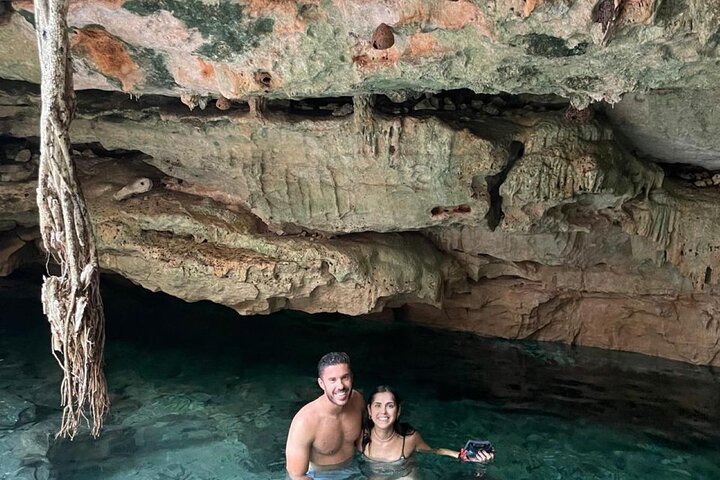 Uxmal, dois cenotes incríveis e passeio de comida local a partir de Mérida