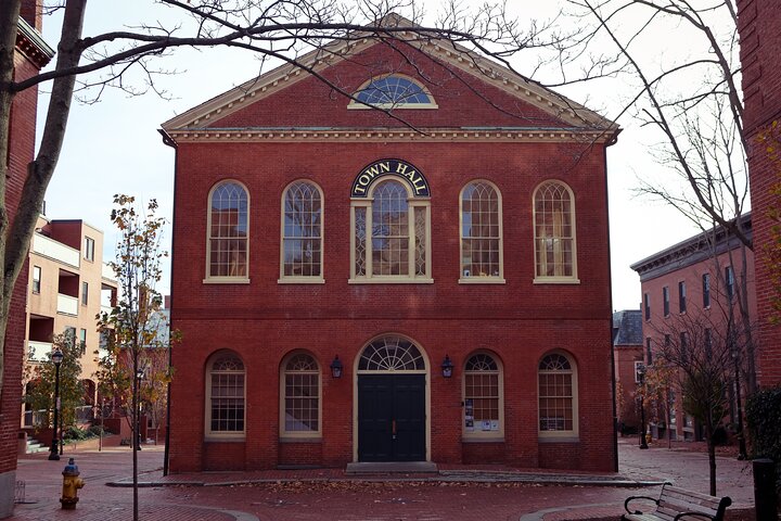 Streghe & Ricchezze: tour di un giorno di Salem per piccoli gruppi da Boston