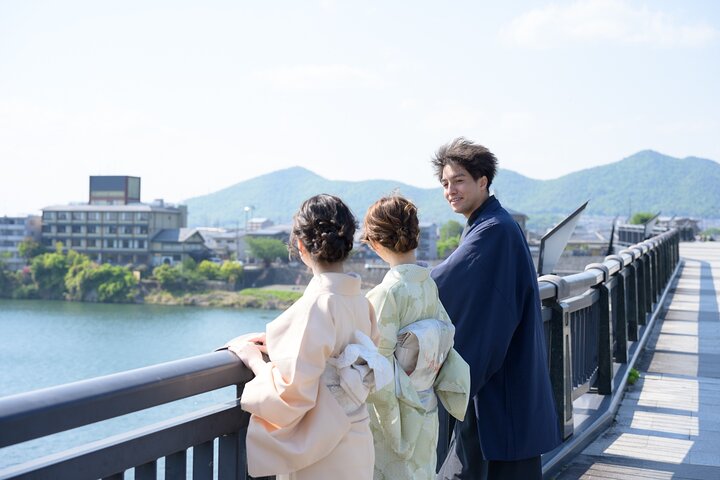 Experiencia privada de kimono y ceremonia del té en Inuyama Castle Town