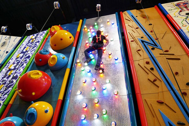 Parque de aventuras West Michigan con tirolesa y escalada en cuerdas