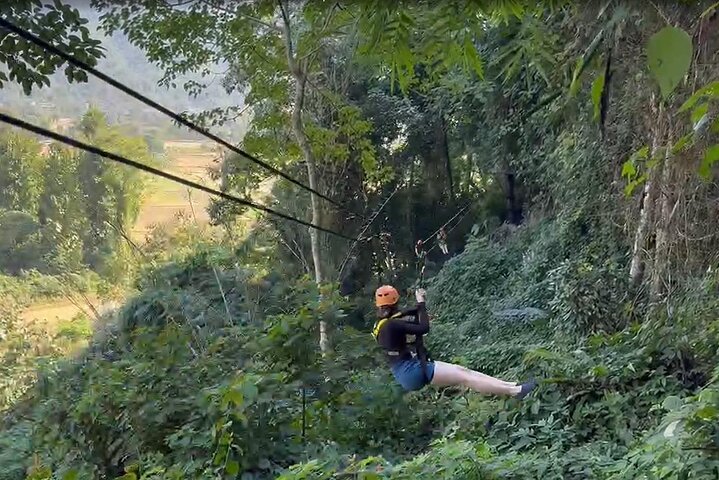 Vang Vieng: Zipline, Cave Tube, Trek, Longtail Boat, lagun 2