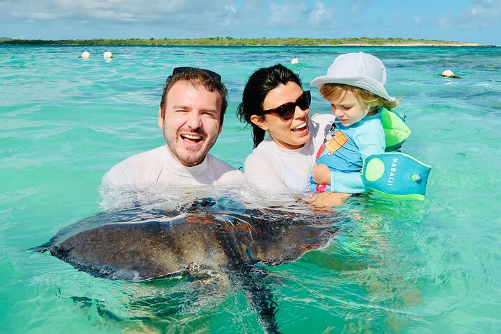 Familievennlig Stingray City Tour – Alder 0 +