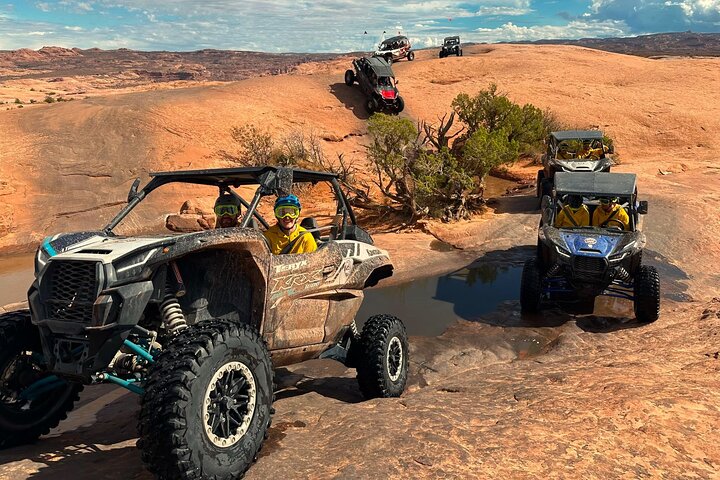 BEST! Tour en U-Drive 4X4 por Moab + Pistas de dinosaurios!
