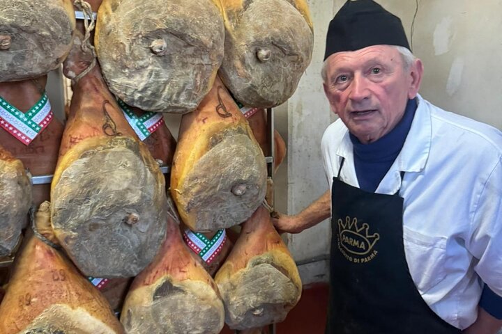 Fra Reggio Emilia AV Mediopadana til osteskim balsamic eddik