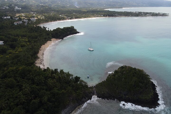 Aventura en Samaná: Cayo Levantado y Salto del Limón.