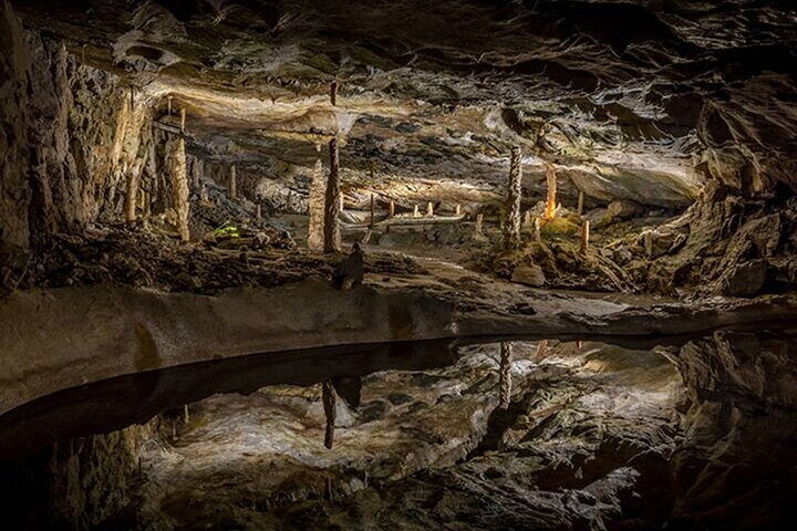 Da Basilea: Alpi svizzere, Lauterbrunnen, Grotte di Beatus Piccolo gruppo