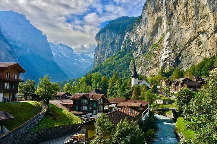 Da Basilea: Alpi svizzere, Lauterbrunnen, Grotte di Beatus Piccolo gruppo