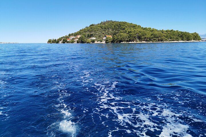 Zadar: Tour en barco en grupo pequeño con bebidas y snorkel