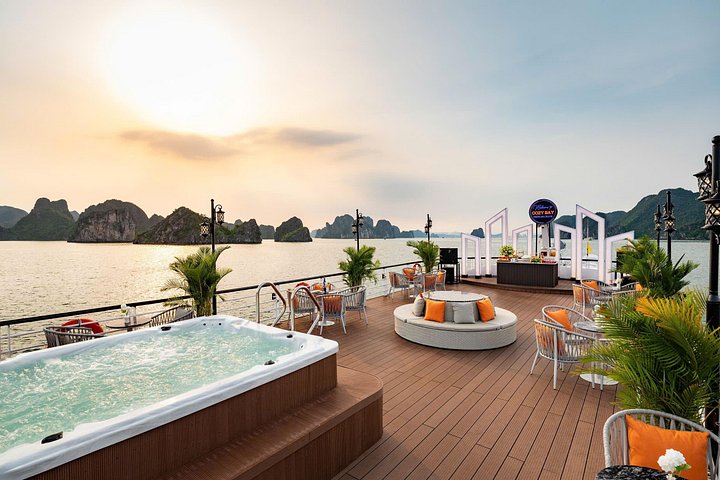 Cruzeiro Premium Cosy Bay – Luxo em Halong Bay 1 Dia - ALMOÇO BUFFET