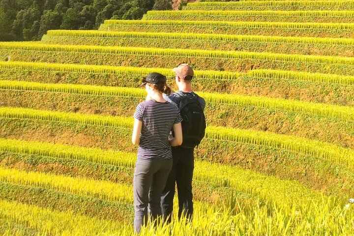 Tour de moto de 2 dias em Mu Cang Chai com Homestay Experience