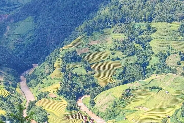 Tour de moto de 2 dias em Mu Cang Chai com Homestay Experience