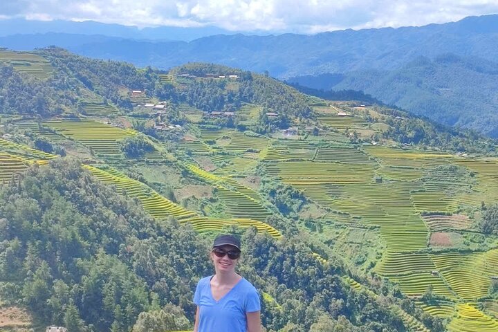 Tour de moto de 2 dias em Mu Cang Chai com Homestay Experience