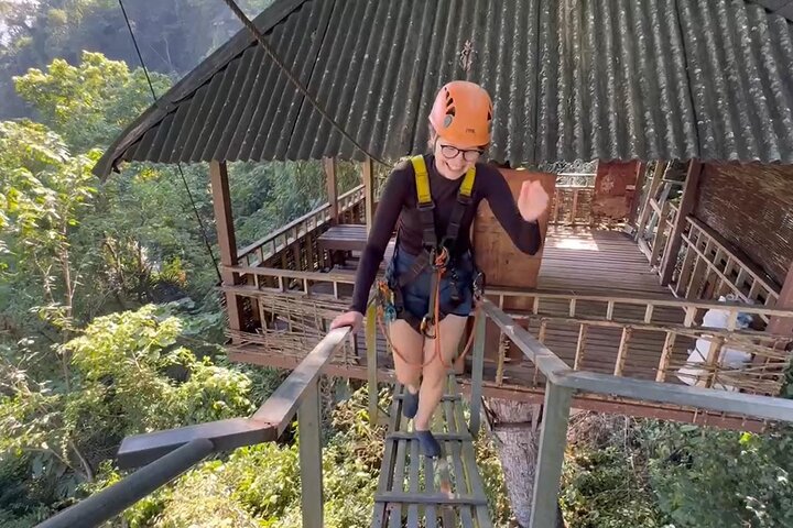 Vang Vieng: Zipline, Cave Tube, Trek, Longtail Boat, lagun 2