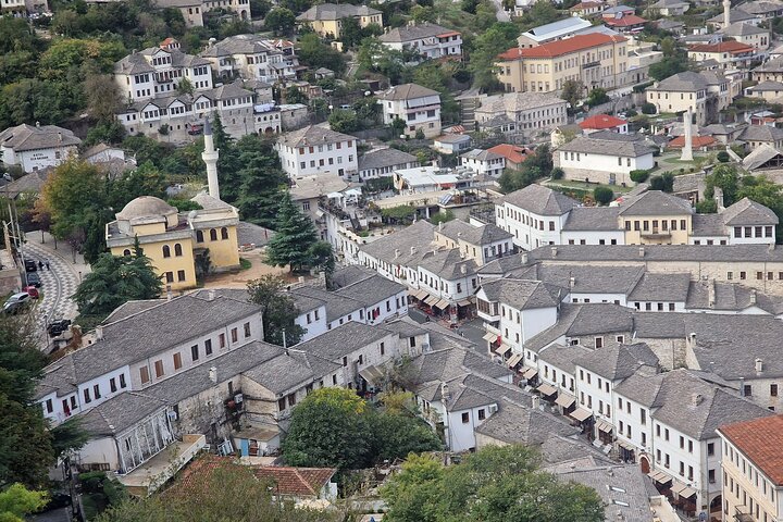 Ksamil eller Saranda: Gjirokaster gamleby, Blue Eye og Lekursi