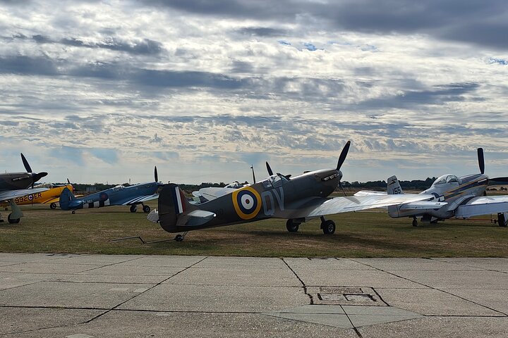 Duxford IWM Air Museum & Airfield Voiture privée Easy London Pickup