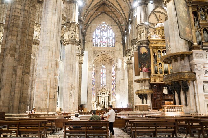 Milán superahorro: Entrada Evite las colas al Duomo y visita guiada a la terraza