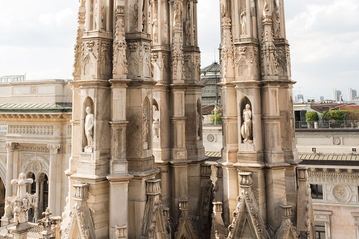 Milán superahorro: Entrada Evite las colas al Duomo y visita guiada a la terraza