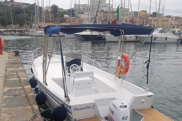 Passeio de barco de 2 horas pela ilha com o Capitão Franco