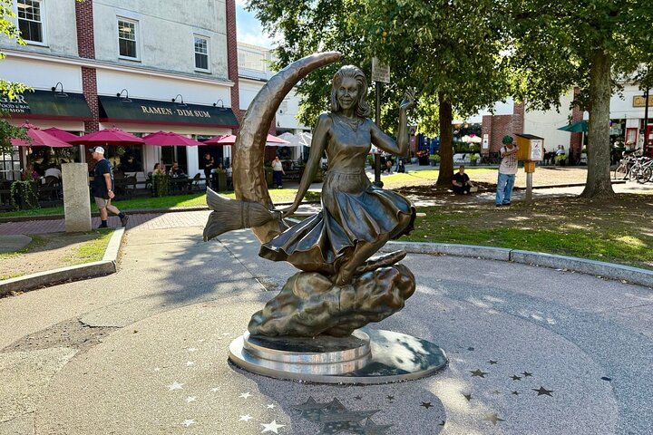 Streghe & Ricchezze: tour di un giorno di Salem per piccoli gruppi da Boston