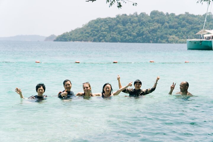 Tour de 7 Ilhas Invisíveis em Koh Lipe por um barco longtail privado