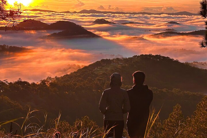 Dalat : Chasse aux nuages et lever du soleil Trekking à Hon Ho Mountain