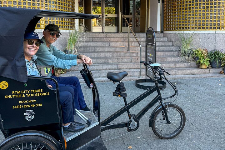 Tour privado en Pedicab/Rickshaw por Rotterdam con un guía local
