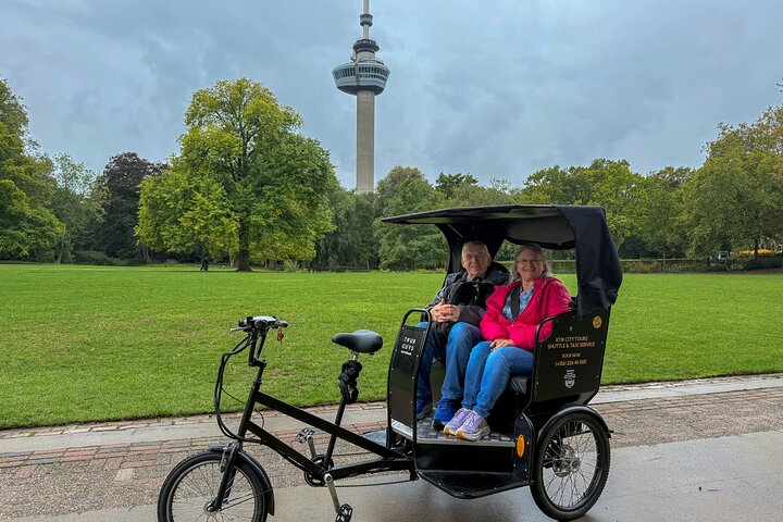 Tour privado en Pedicab/Rickshaw por Rotterdam con un guía local