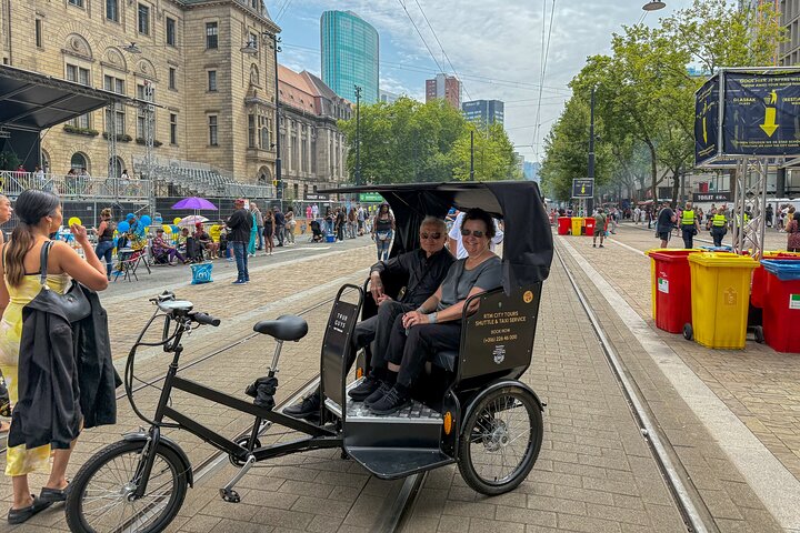Tour privado en Pedicab/Rickshaw por Rotterdam con un guía local