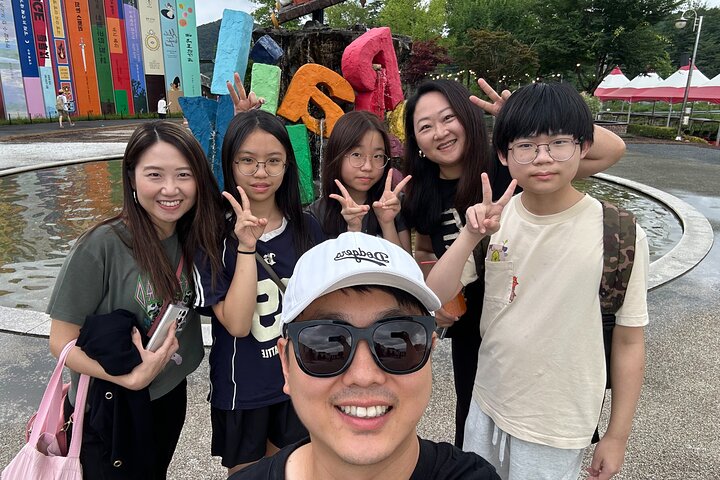 Tour privato di Seoul dall'aeroporto con un locale